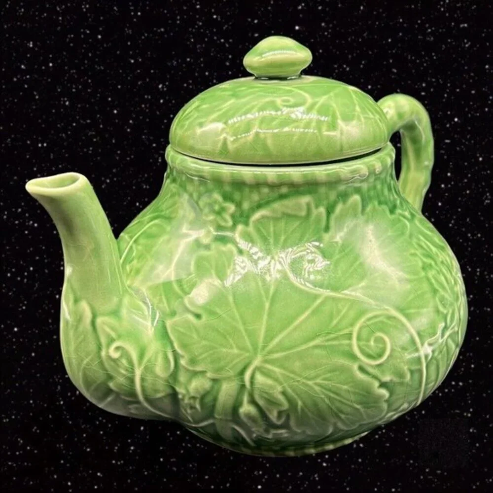 Vintage Pier 1 Imports Handpainted Green‎ Cabbage Teapot Portugal 6”W 9”T